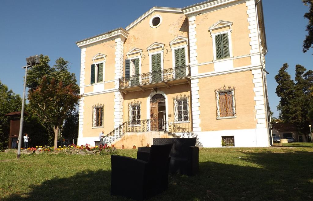 Tenuta Villa Colle Sereno Монтемарчано Экстерьер фото