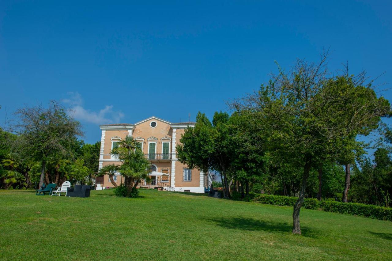 Tenuta Villa Colle Sereno Монтемарчано Экстерьер фото
